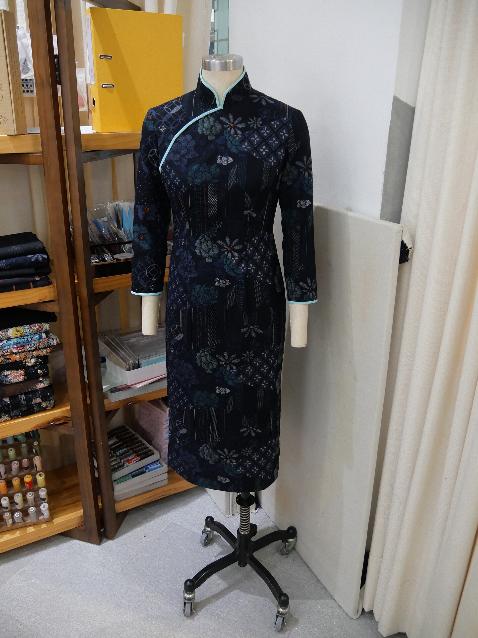 Ink Pan-Kou Mini — silk qipao