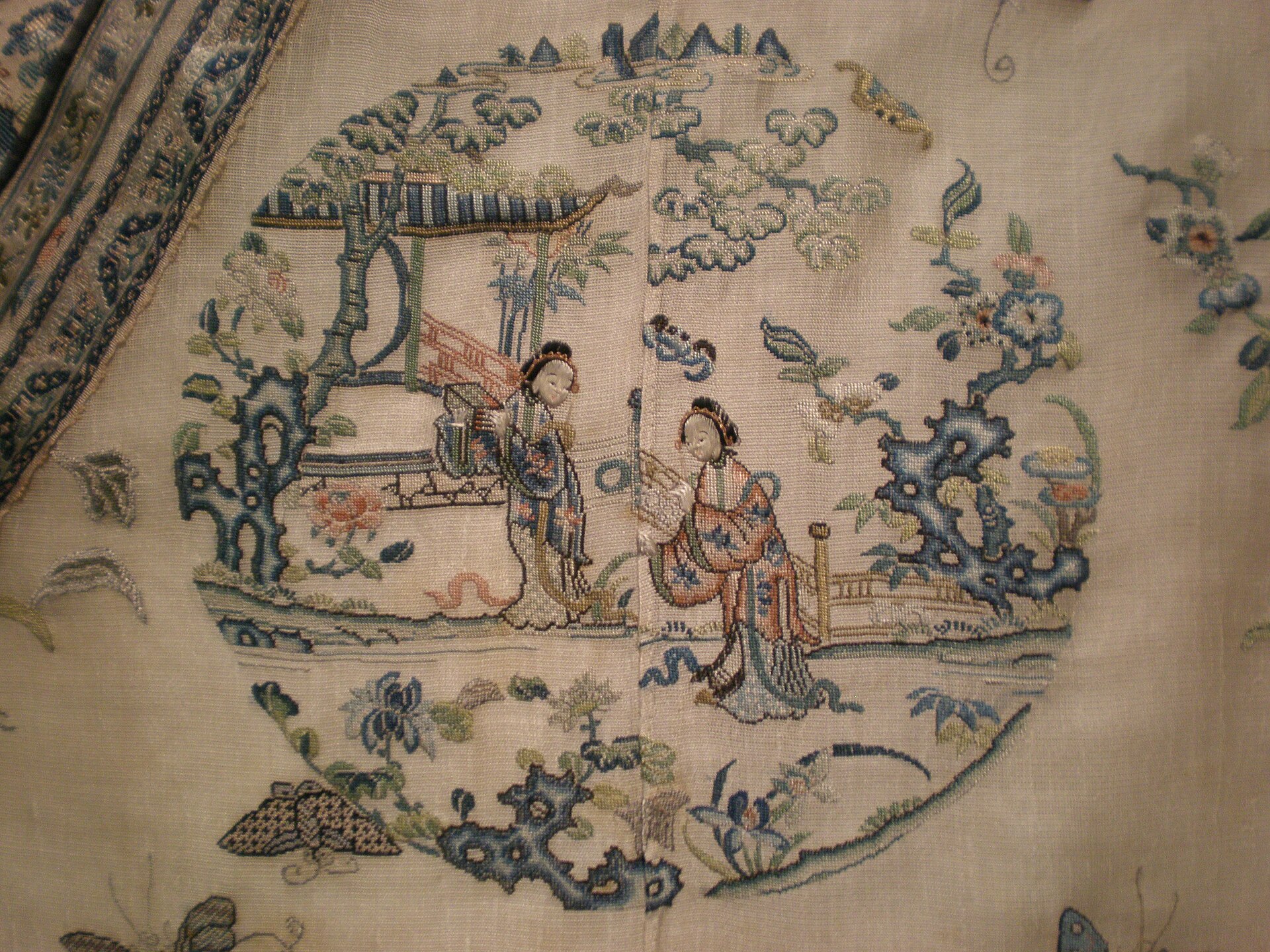 Summer robe, central panel embroidery — QI MODA gallery