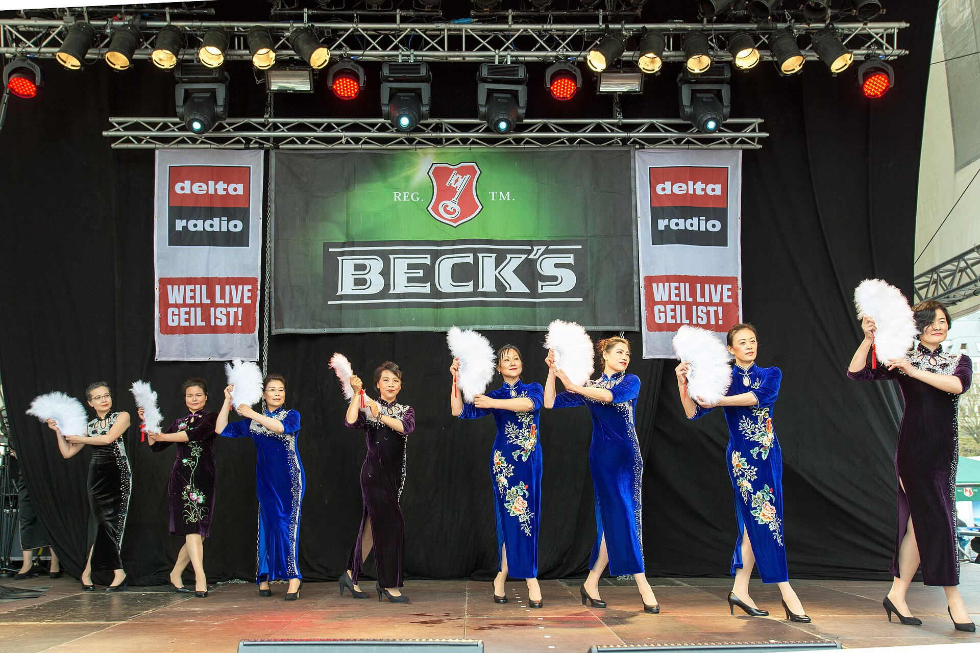 Qipao show, group photo